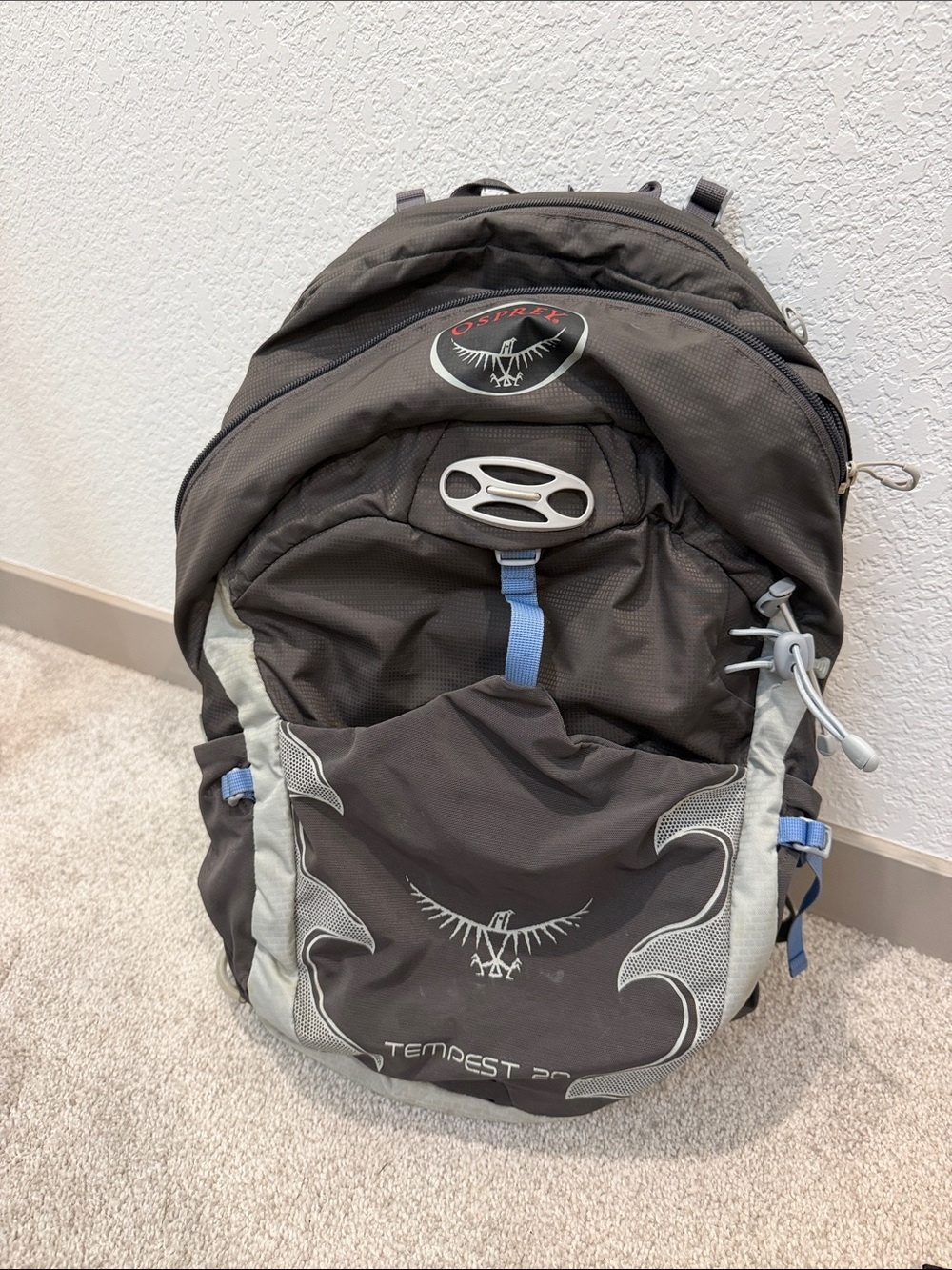 OSPREY Tempest 20 Backpack in Gray with Light Gray and Blue Accents